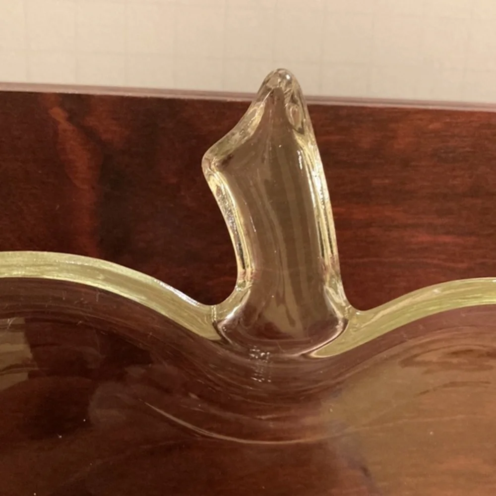 Set of 4 glass apple shaped dessert plates